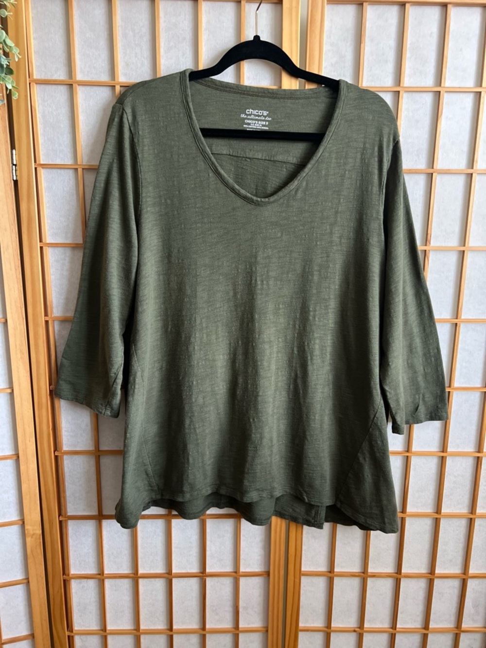 Chico’s Olive Green V-Neck Ultimate Tee 3/4 Sleeve Top Size 3 (XL)